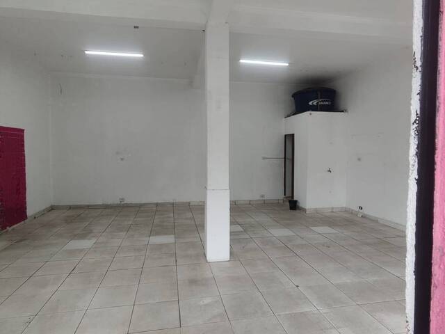 Salão Comercial para Locação em Jandira - 2